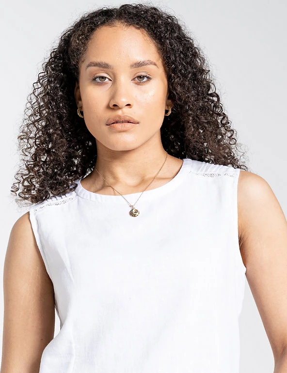 Craghoppers Vests Linen Rich Round Neck Sleeveless Vest - Image 5