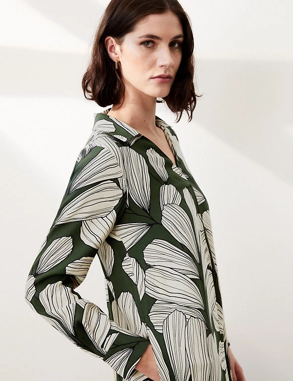 JAEGER Dresses Leaf Print V-Neck Mini Shift Dress - Image 3