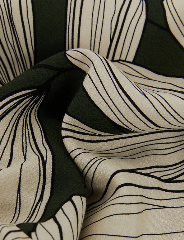 JAEGER Dresses Leaf Print V-Neck Mini Shift Dress - Image 6